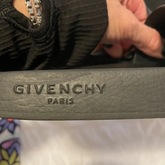 Givenchy Black Woman’s slide Sandals Sleek Minimalist Design - Picture 4 of 14